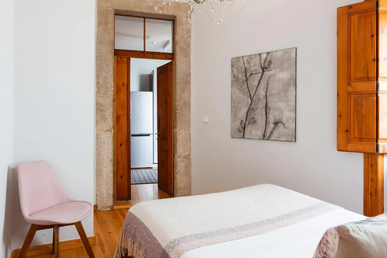 Alfama Terrace Apartment With Authentic XVIII Tiles And Historic Notes 3 Bedrooms & 2 Bathrooms Ac Lisboa