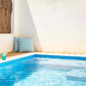 Ambassador Private Pool Apartment