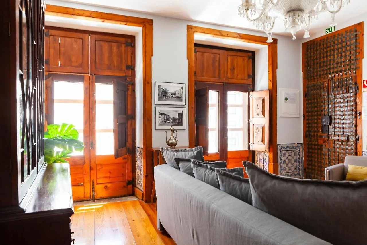 Alfama Terrace Apartment With Authentic XVIII Tiles And Historic Notes 3 Bedrooms & 2 Bathrooms Ac Lisbon 0*,
