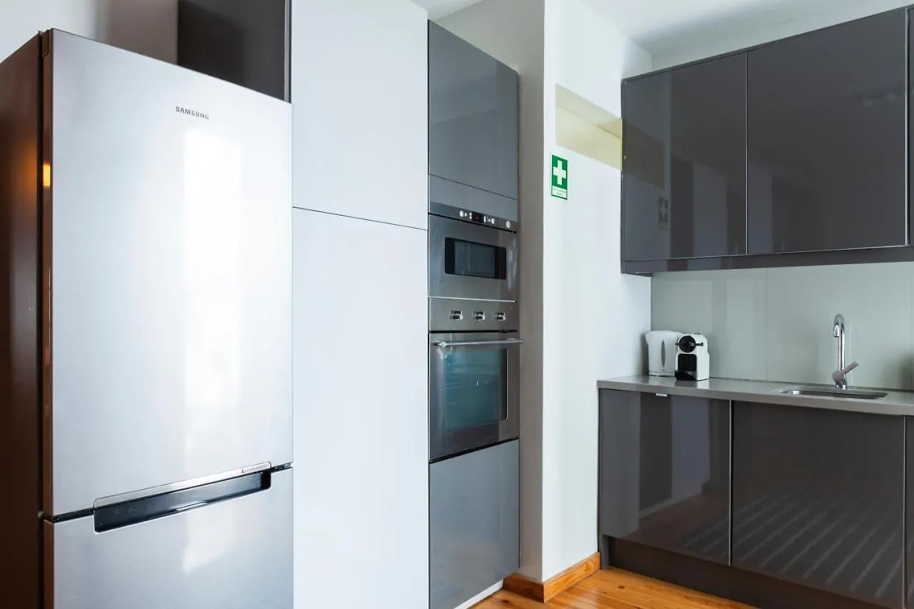 Alfama Terrace Apartment With Authentic XVIII Tiles And Historic Notes 3 Bedrooms & 2 Bathrooms Ac Lisbon 0*,