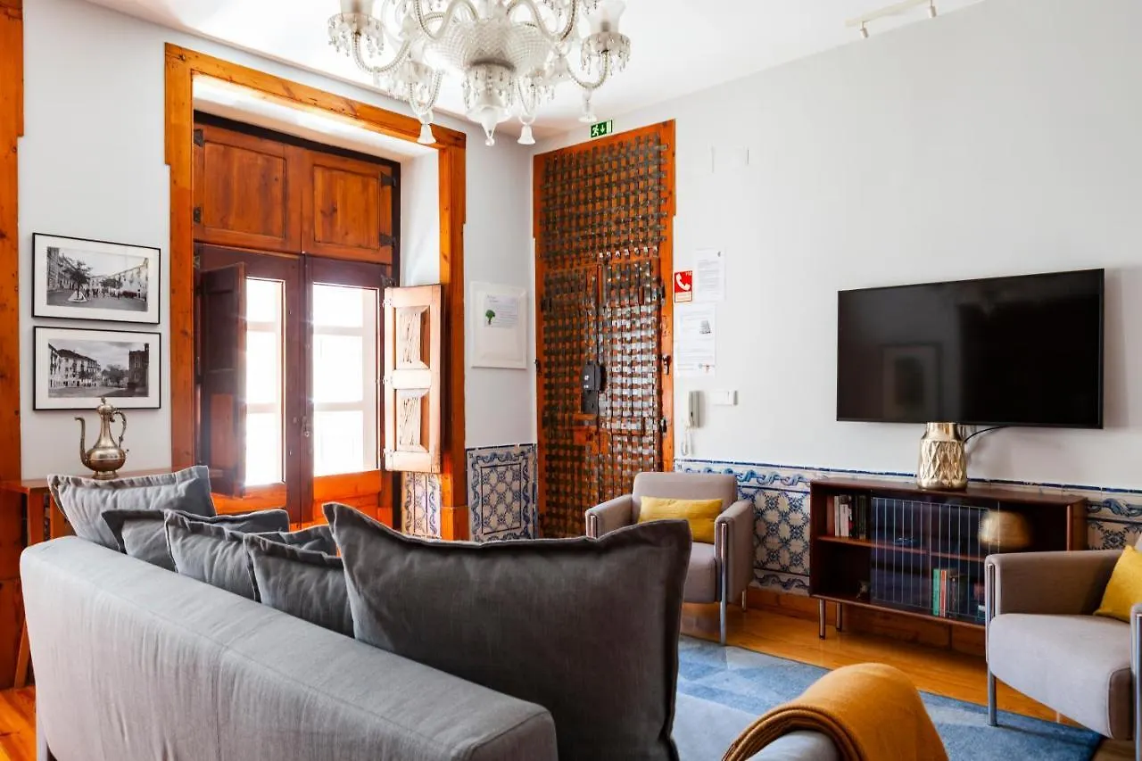 Alfama Terrace Apartment With Authentic XVIII Tiles And Historic Notes 3 Bedrooms & 2 Bathrooms Ac Lisbon 0*,