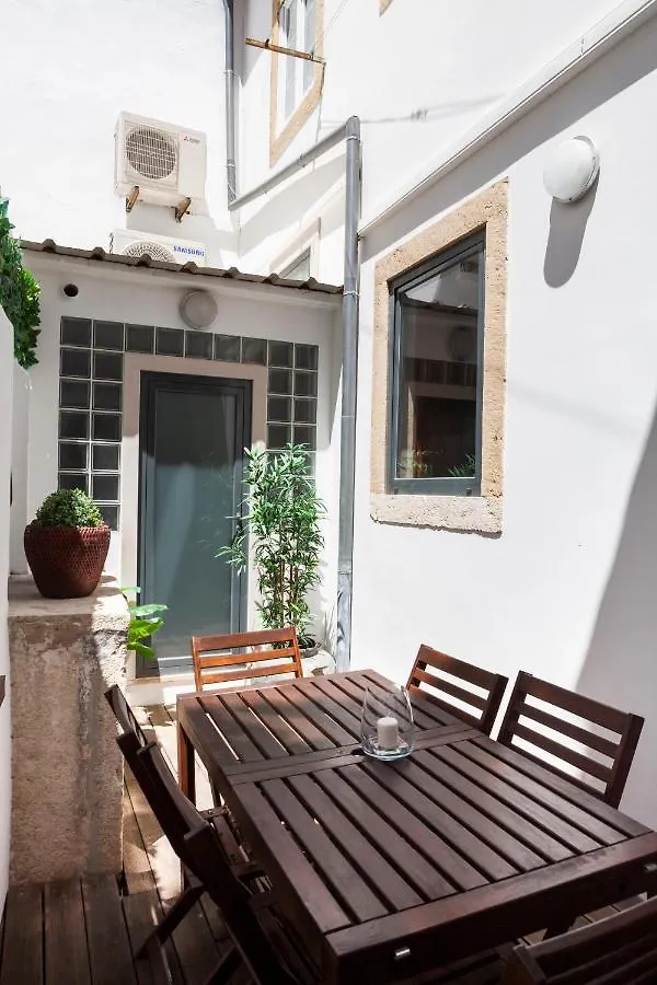 Alfama Terrace Apartment With Authentic XVIII Tiles And Historic Notes 3 Bedrooms & 2 Bathrooms Ac Lisbon Portugal