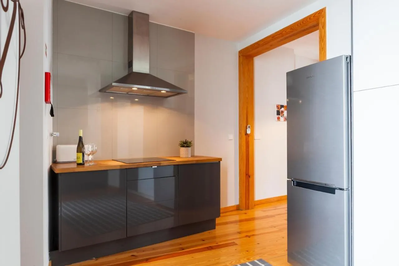Alfama Terrace Apartment With Authentic XVIII Tiles And Historic Notes 3 Bedrooms & 2 Bathrooms Ac Lisbon Portugal