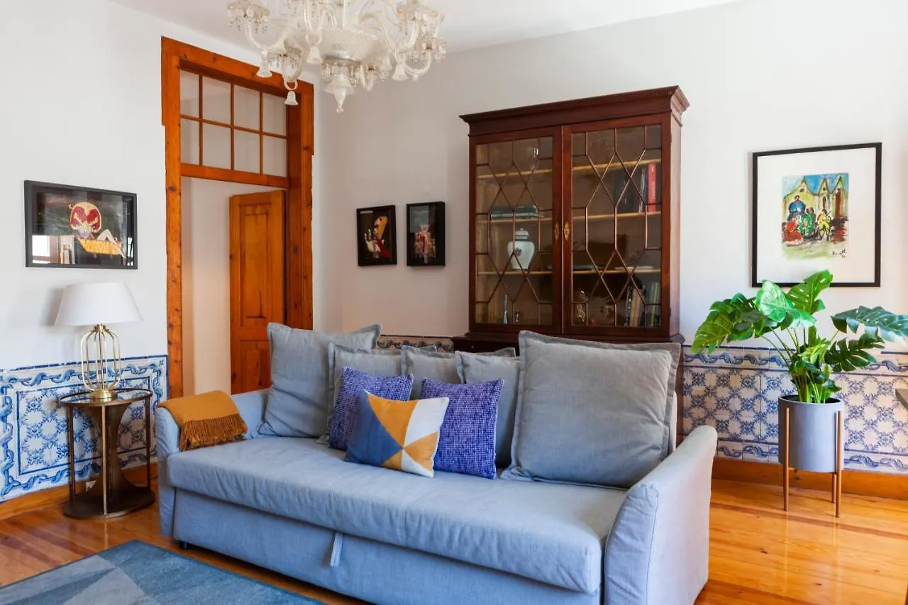 Alfama Terrace Apartment With Authentic XVIII Tiles And Historic Notes 3 Bedrooms & 2 Bathrooms Ac Lisbon
