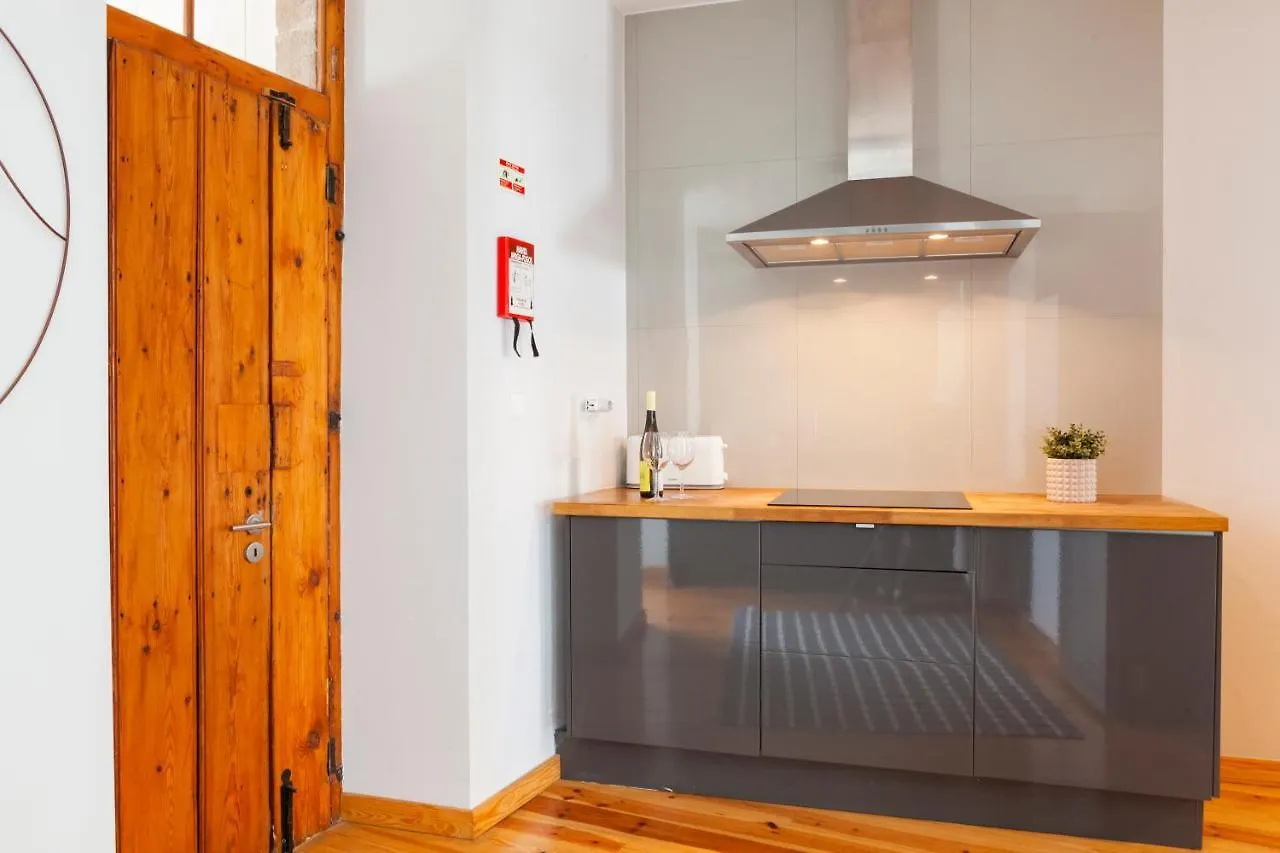 Alfama Terrace Apartment With Authentic XVIII Tiles And Historic Notes 3 Bedrooms & 2 Bathrooms Ac Lisbon Portugal