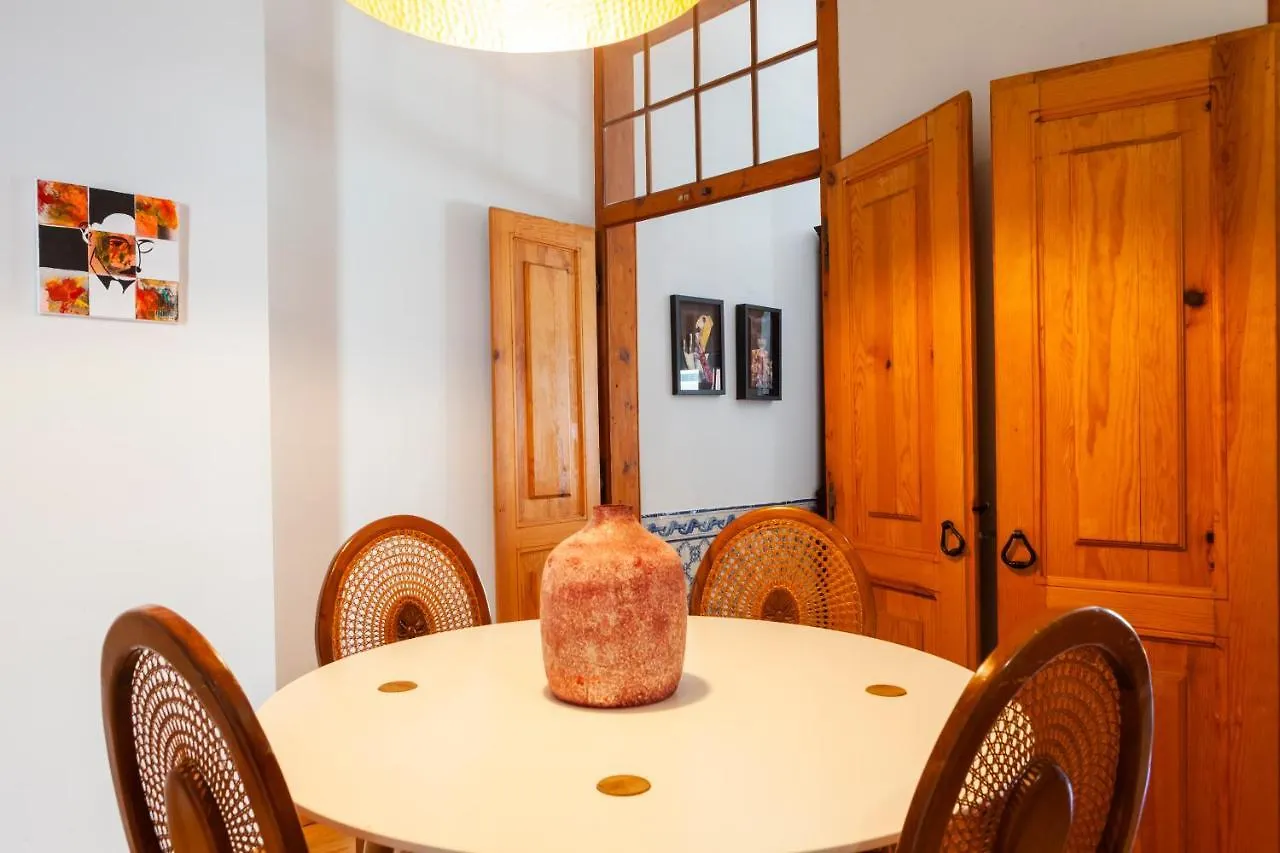 Alfama Terrace Apartment With Authentic XVIII Tiles And Historic Notes 3 Bedrooms & 2 Bathrooms Ac Lisbon Portugal