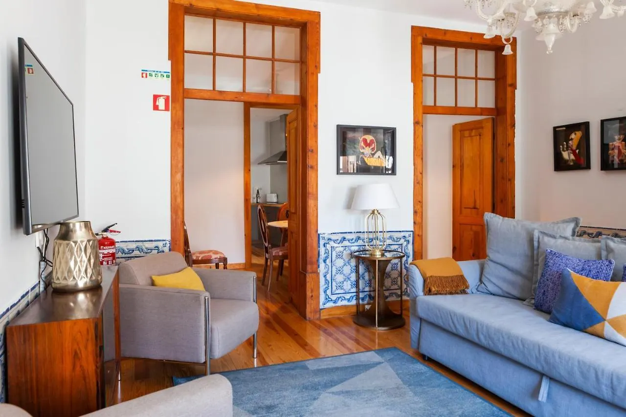 Alfama Terrace Apartment With Authentic XVIII Tiles And Historic Notes 3 Bedrooms & 2 Bathrooms Ac Lisbon Portugal